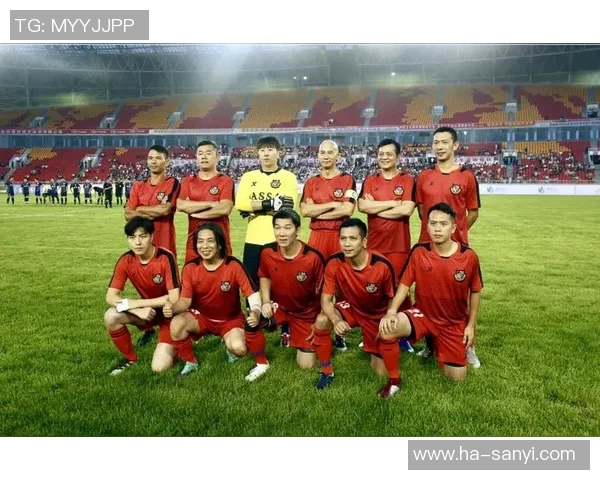 香港足球明星队精彩踢球视频集锦展现球技与团队默契的完美结合