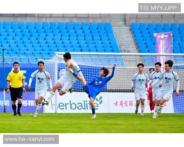 22日足球赛事精彩纷呈各大联赛对决引发球迷热议与期待