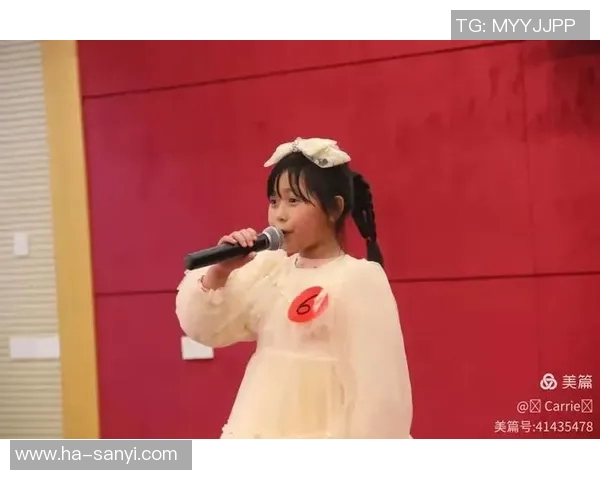 篮球明星与戏曲魅力交融的女孩头像展现青春活力与艺术风采